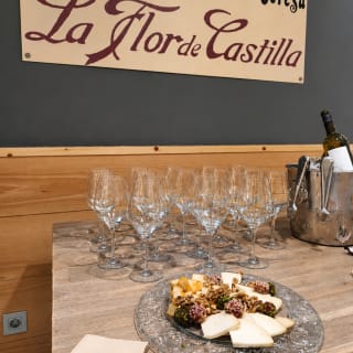 Ávila al completo con Santa Teresa Gourmet: visita monumental, taller de yemas y cata de vinos locales 7