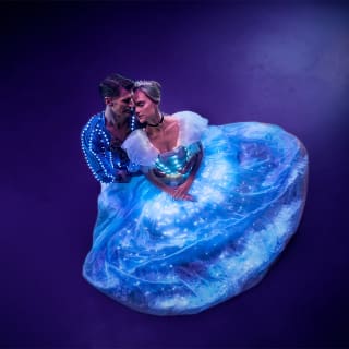 Ballet of Lights: Cenicienta en un Espectáculo Deslumbrante 3