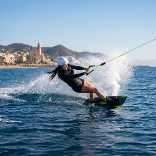 Wakeboard Experience en Sitges: Domina el Mediterráneo 4