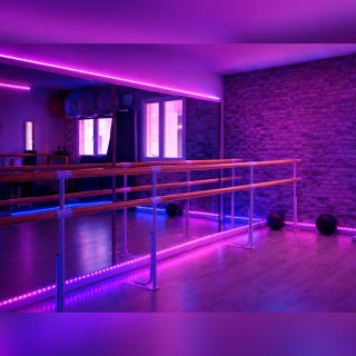 Pilates Barre: Experiencia Neon 1