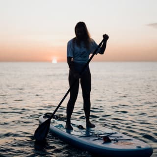 Paddle Surf al amanecer o atardecer en Barcelona 1