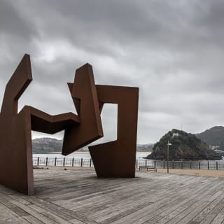 San Sebastián: visita guiada de historias y leyendas con humor 10