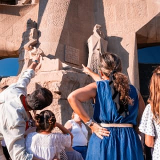 Sagrada Familia: Entrada de acceso rápido + Tour guiado privado 4