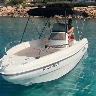 2 Hours Boat Rental in Santa Ponsa without License 1