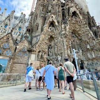Sagrada Familia: Entrada de acceso rápido + Tour guiado privado 6