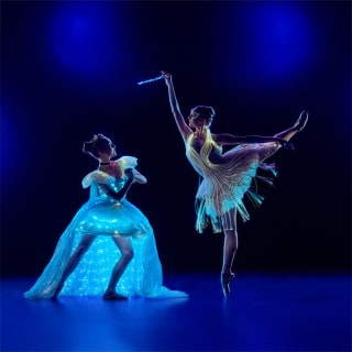 Ballet of Lights: Cenicienta en un Espectáculo Deslumbrante 4